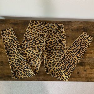 Til You Collapse Effortless Scrunch Sunset Leopard Leggings Size: Small